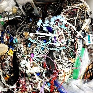 1LB Crafting Jewelry Beads And Accessories Mysyery Box